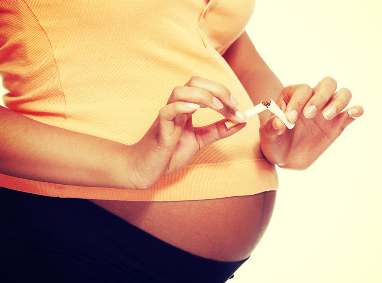 ¿Cómo afecta al feto el alcohol y el tabaco?