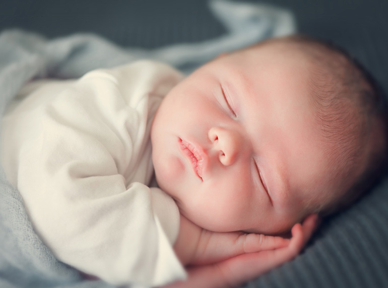 Beneficios del ruido blanco para calmar y dormir al bebé